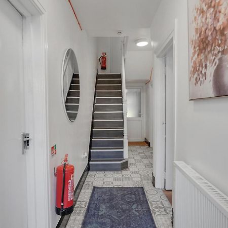 Comfy Double En-Suite Room In Barking باركنغ المظهر الخارجي الصورة