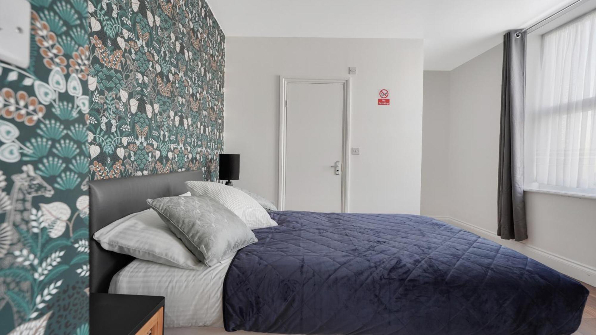 Comfy Double En-Suite Room In Barking باركنغ المظهر الخارجي الصورة
