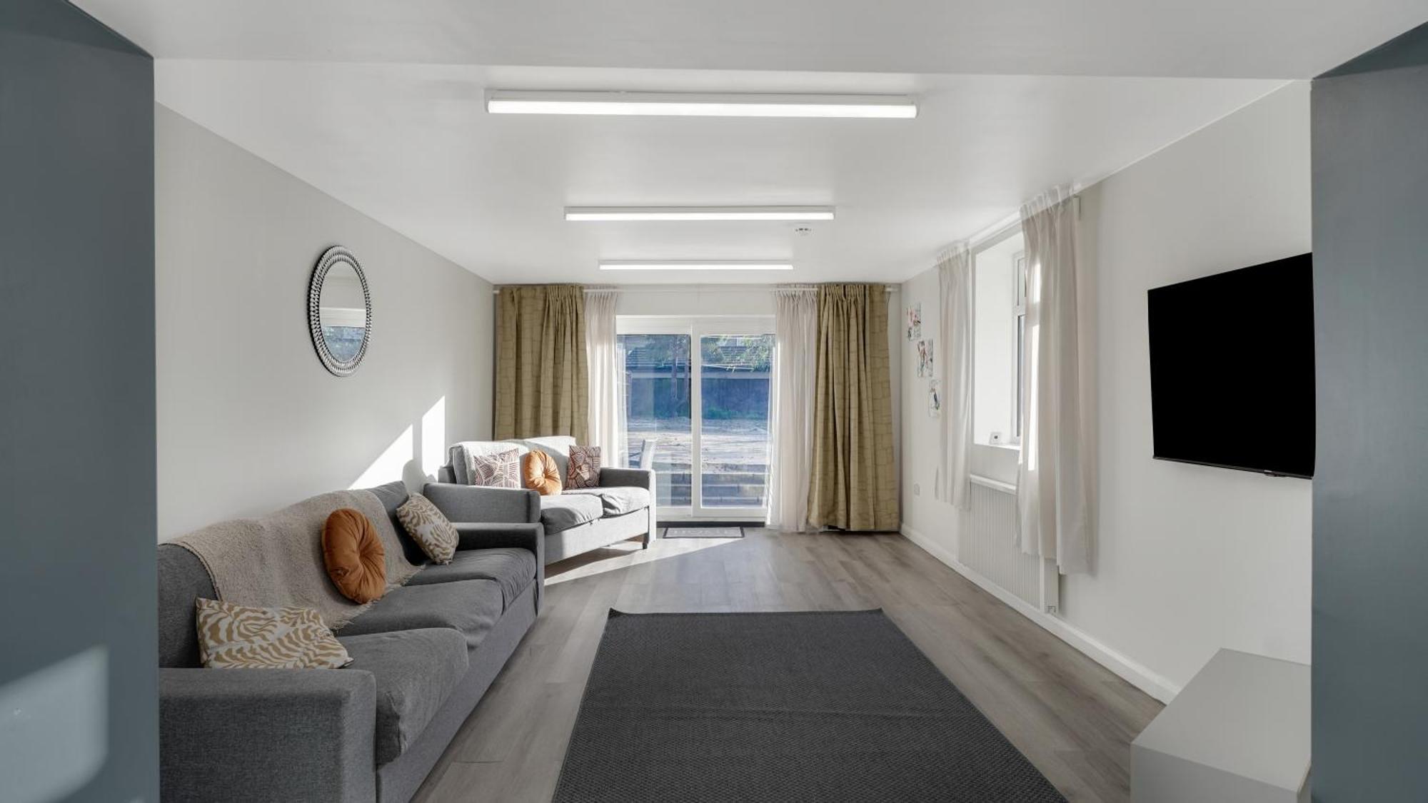 Comfy Double En-Suite Room In Barking باركنغ المظهر الخارجي الصورة