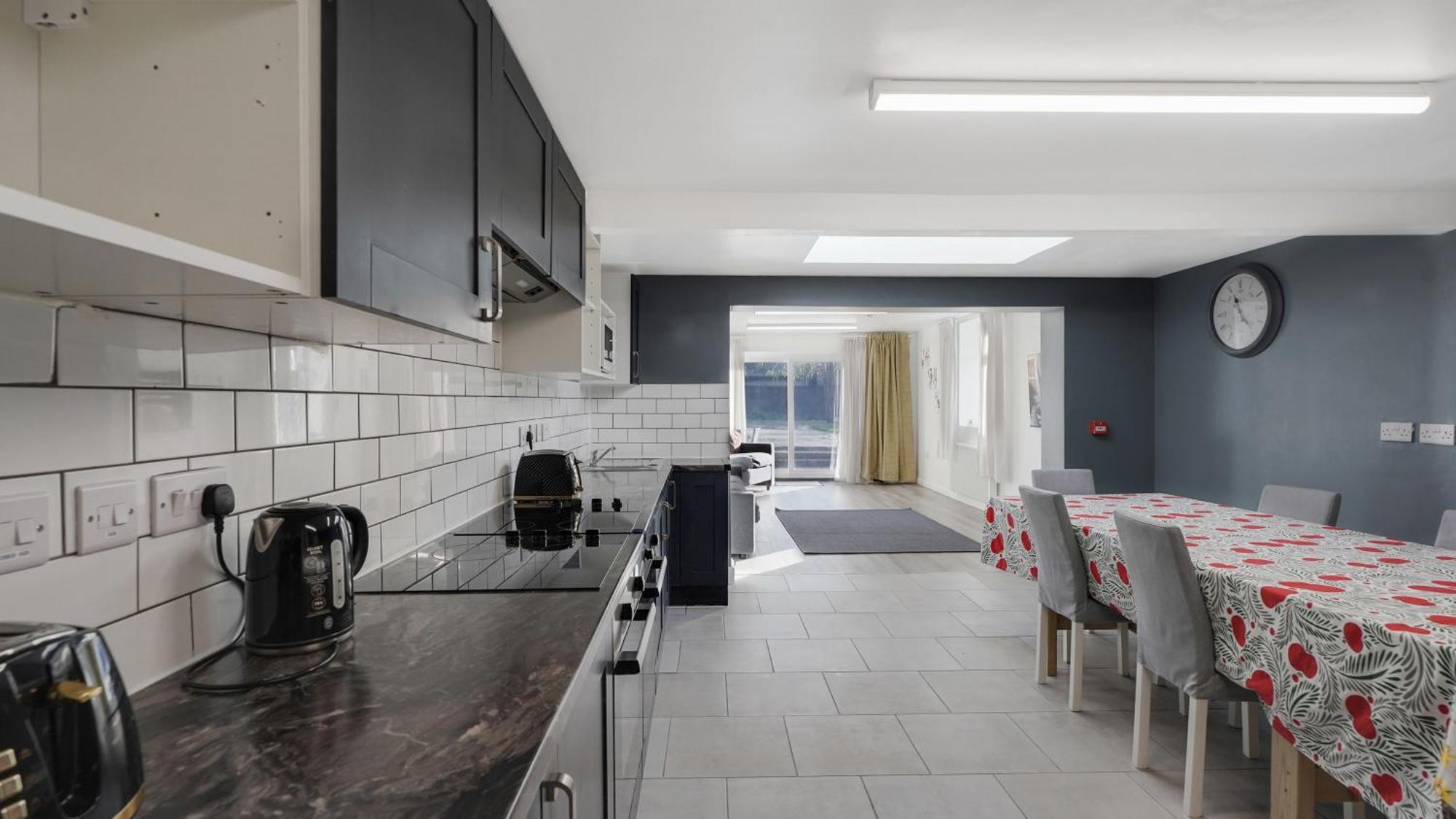 Comfy Double En-Suite Room In Barking باركنغ المظهر الخارجي الصورة