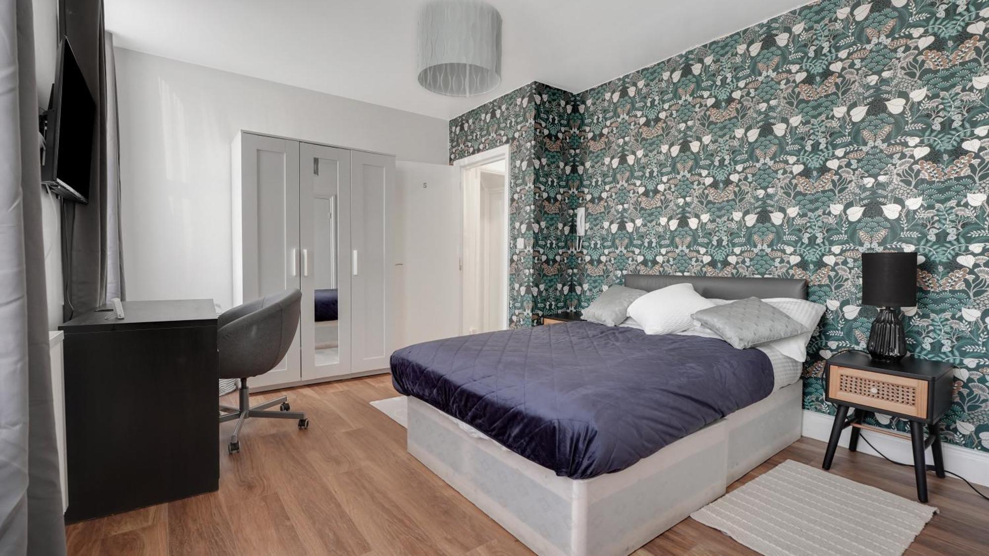 Comfy Double En-Suite Room In Barking باركنغ المظهر الخارجي الصورة